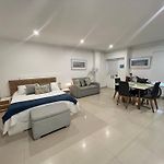 Hermoso apto estudio en la ciudad amurallada!